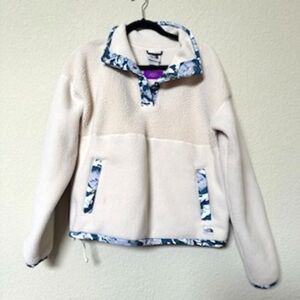 SOLD ** North Face pullover